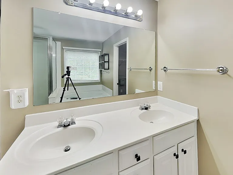2639 Hooch Ct — Photo 12