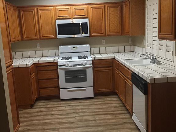 3rd image of 5443 Rockwood Cir