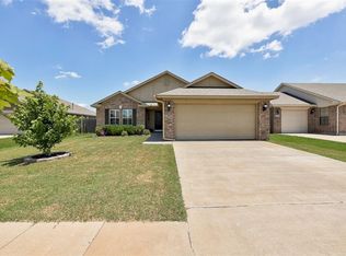 19008 Vivo Dr, Edmond, OK 73012
