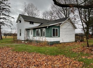 3451 W Glendora Rd, Three Oaks, MI 49125