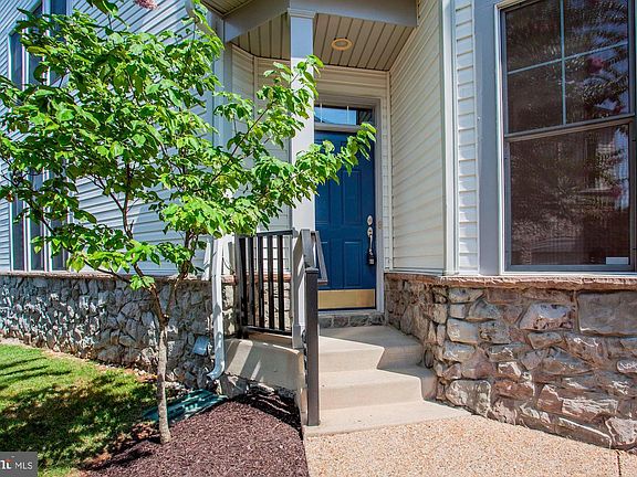 3rd image of 5676 Tower Hill Cir