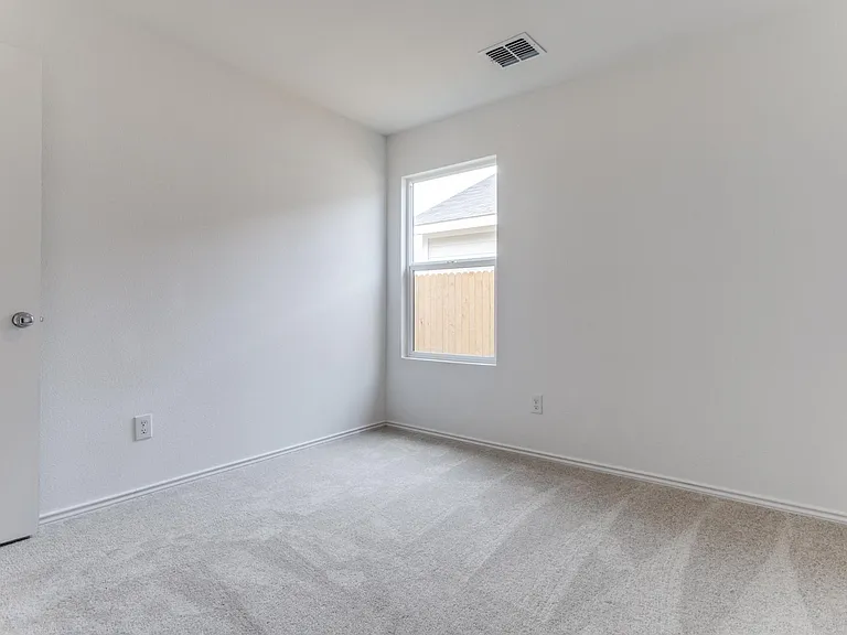 127 Sunflower St — Photo 11