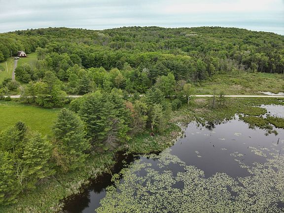 2nd image of 1085 Stearns Rd