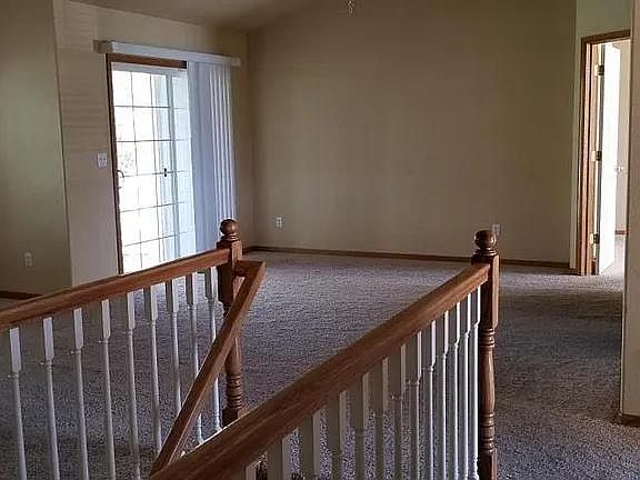 3rd image of 1509 Chickadee St