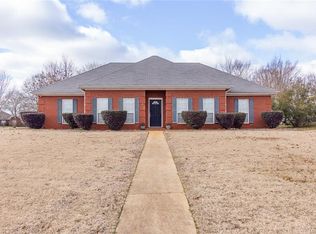 1614 Guiding Way Ln, Prattville, AL 36067