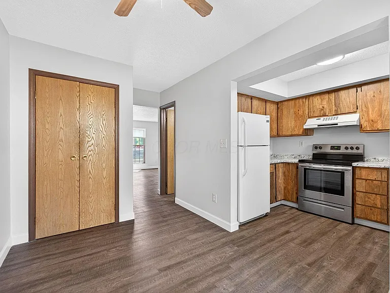 6477 Brookedge Ct — Photo 11