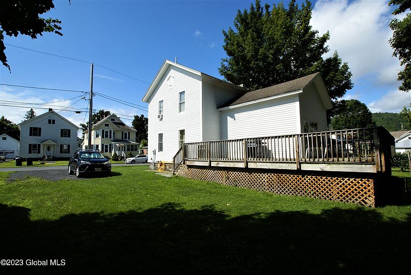 3rd image of 5 Bulkley Avenue