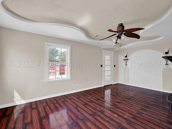 4th image of 3812 NE 9th Ave