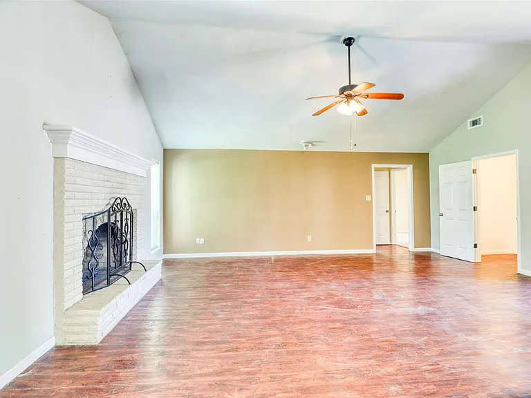 607 Rosewood Dr — Photo 7