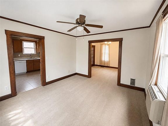 5th image of 550 Maple St
