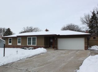 2508 Algoma Ter, Waukesha, WI 53188