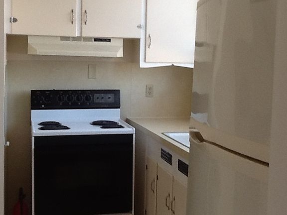 4th image of 1206 Burwell St
