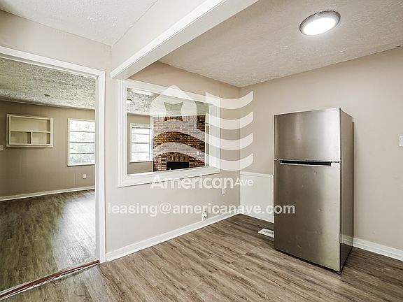 923976_004_dining_room_4.jpg