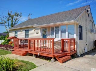 167 Madison Ave, Island Park, NY 11558