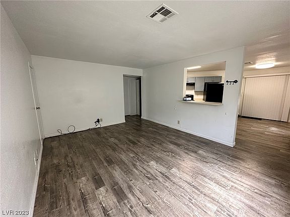 5th image of 5111 Pioneer Ave APT 104