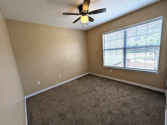 5th image of 6 Macy Ln