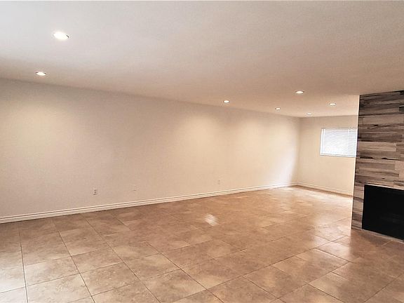 2nd image of 21900 Roscoe Blvd