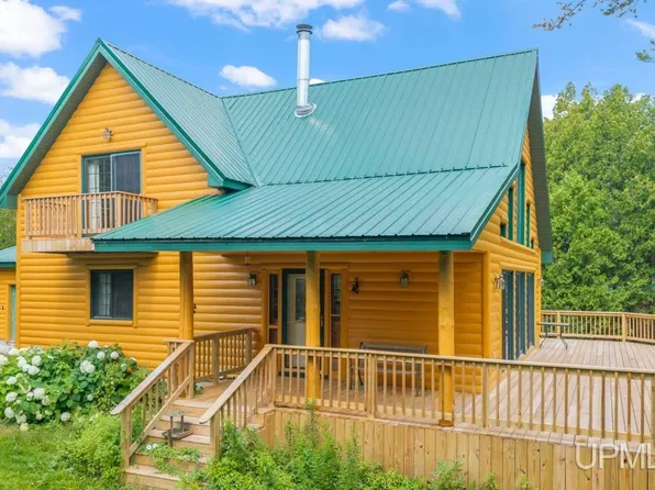478 Harbor Lights Trl, Manistique, MI 49854