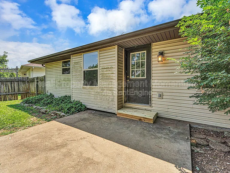 3251 W Scott St — Photo 29