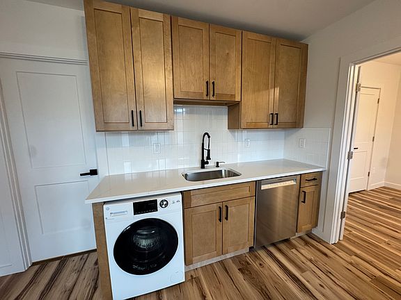 2nd image of 411-431 N Main St #5