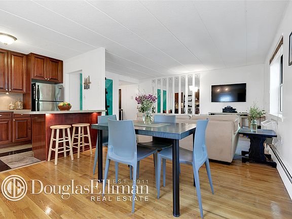 2nd image of 15 Gates Ave APT 15A