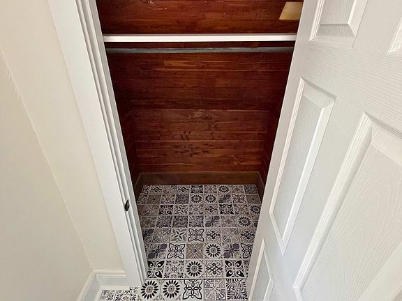 5th image of 11 Courtney Ave Floor 2
