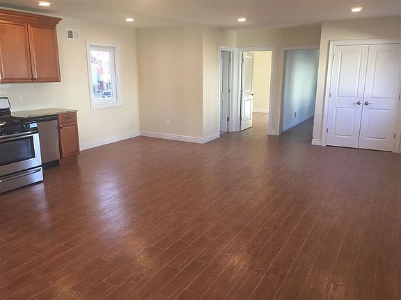 2nd image of 41 Mercer St