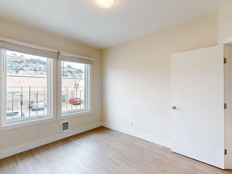40 Tiffany Ave #1 — Photo 10