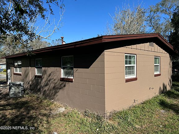 3rd image of 6836 GOLDILOCKS Lane