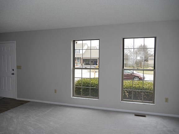 3rd image of 8447 Priestley Dr