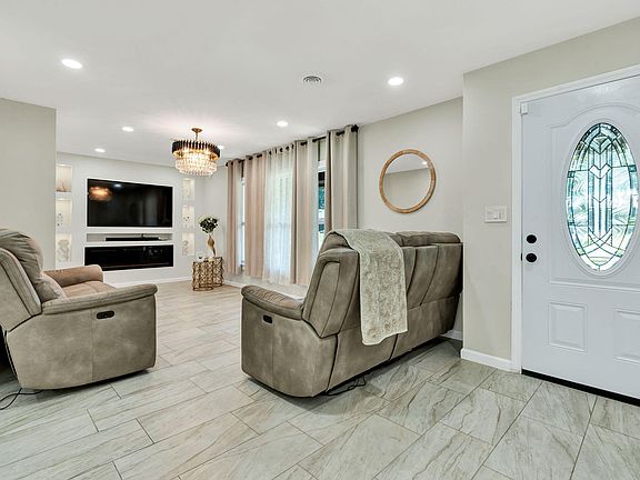 4th image of 3609 Bowman Circle Dr NE