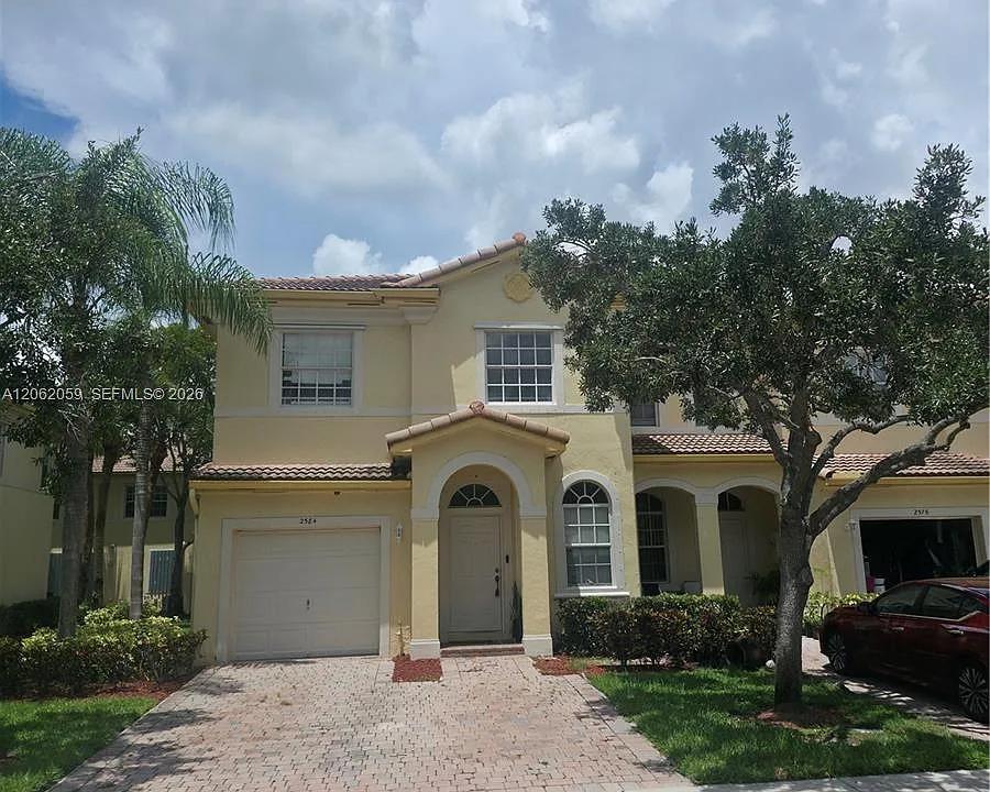 2584 SW 84th Ter #101