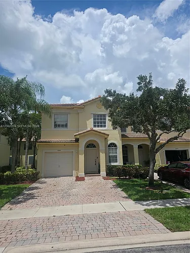 2584 SW 84th Ter #101 Photo 1