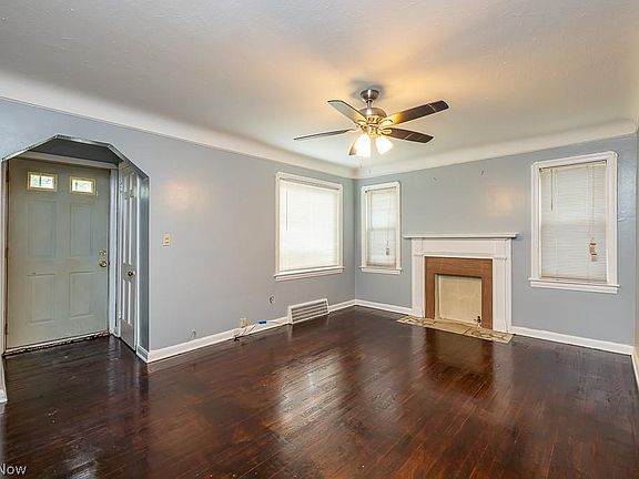 3rd image of 13517 Highlandview Ave
