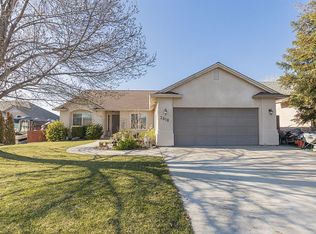 2818 Aspen Glow Ln, Redding, CA 96001