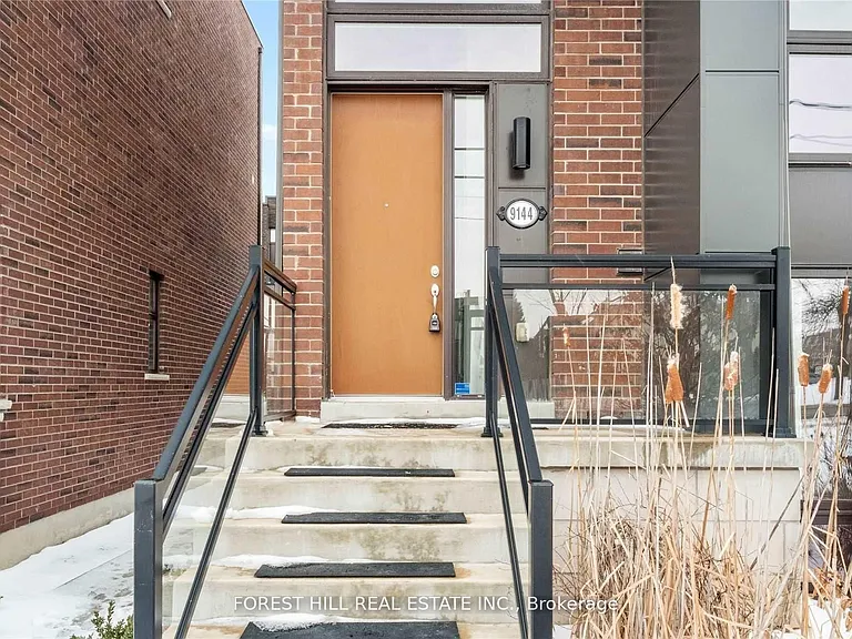 9144 Bathurst St — Photo 2