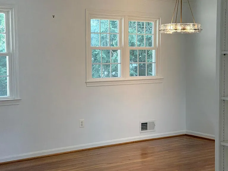 1329 Gresham Rd — Photo 12