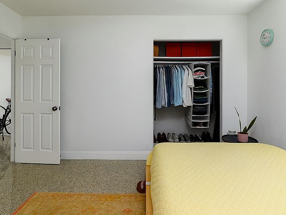 2nd image of 863 24th Ave N #863