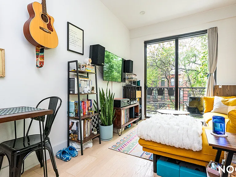 1092 Dean St #2B — Photo 2