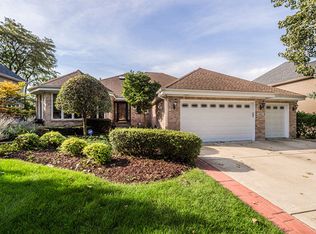 1412 Larsen Ln, Naperville, IL 60563