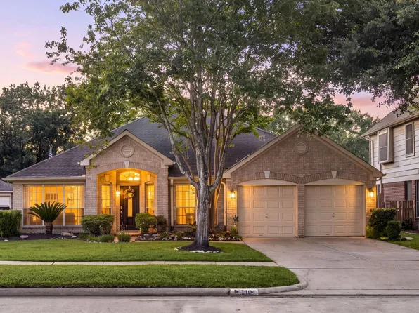 5104 Carefree Dr, League City, TX 77573