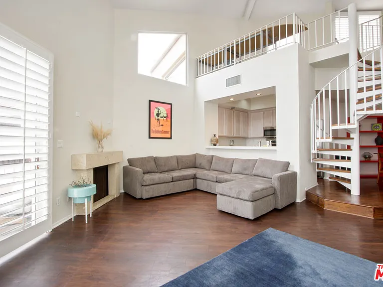 255 Main St #306 — Photo 4
