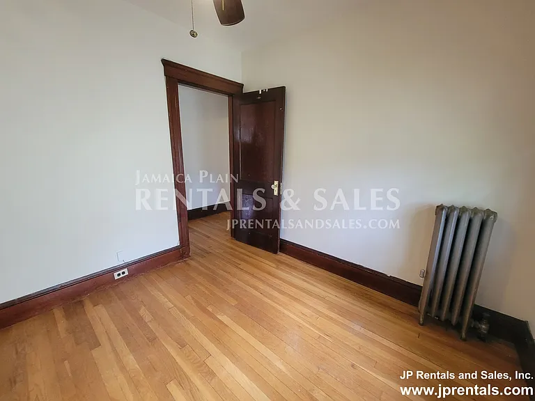 108 Bourne St — Photo 8