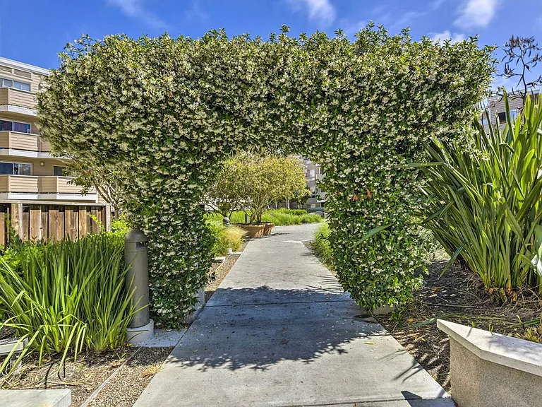 6400 Christie Ave #5401 — Photo 7