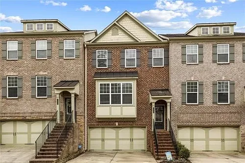 1927 Cobblestone Cir NE Photo 1