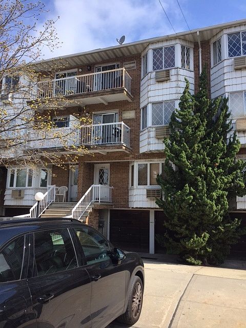 1st image of 1409 Royce St #15
