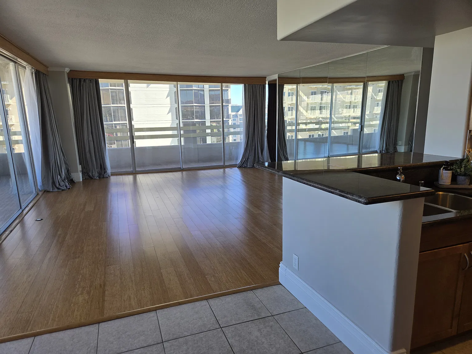 100 N Arlington Ave — Photo 2