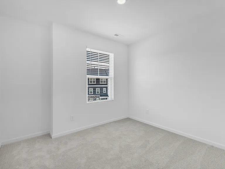 810 Basswood Glen Trl — Photo 37