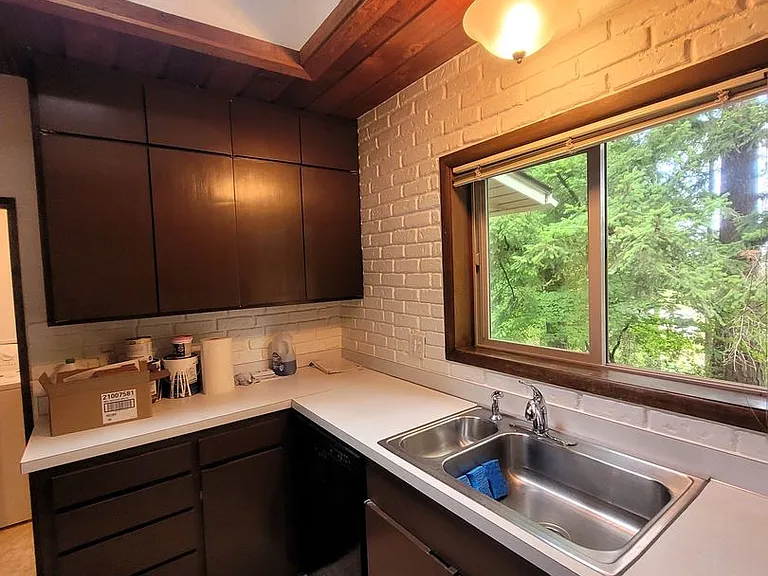 1327 Toledo St — Photo 15