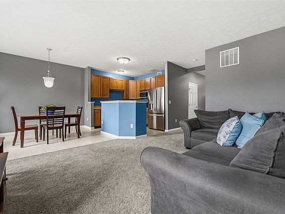 4th image of 184 Southern Valley Ct